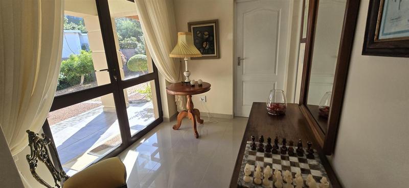 3 Bedroom Property for Sale in Outeniqua Strand Western Cape